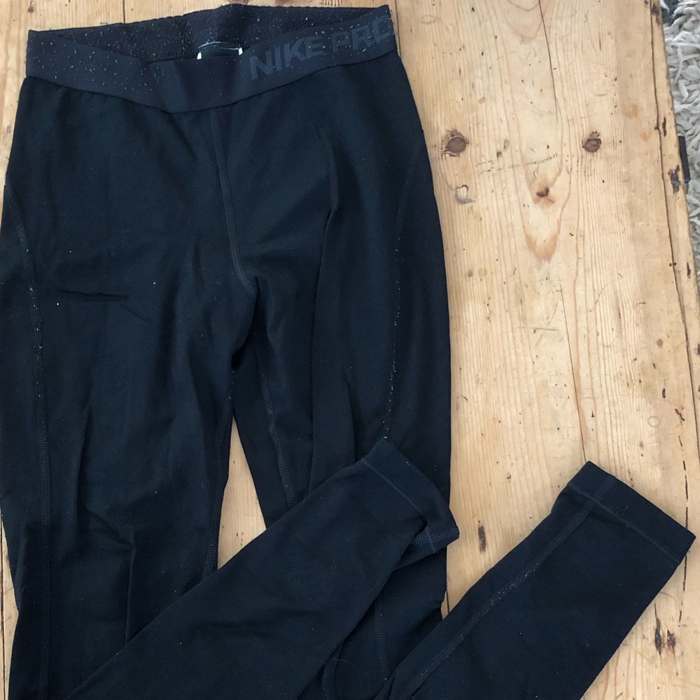 Black Nike Pro leggings